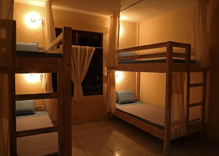 Surfers House بيت ضيافة *