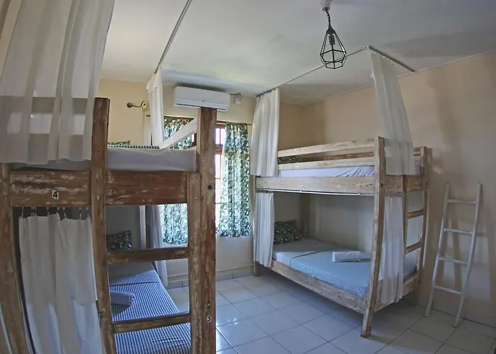 بيت ضيافة Surfers House *