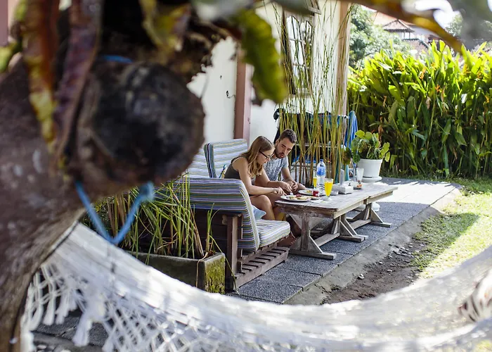 Surfers House *