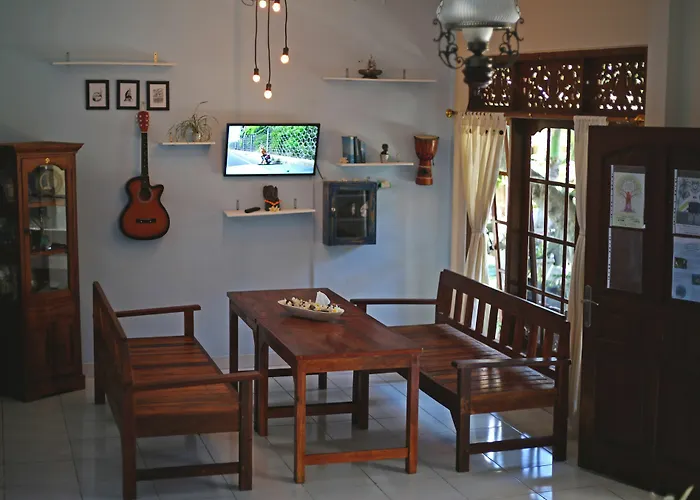 Surfers House *