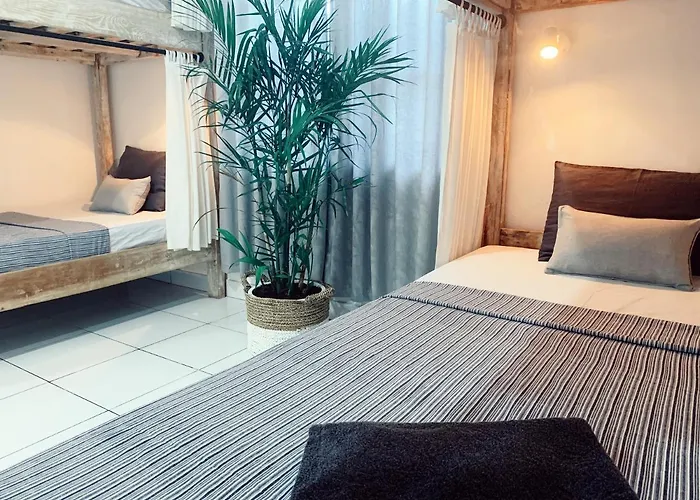 Surfers House * كوتا